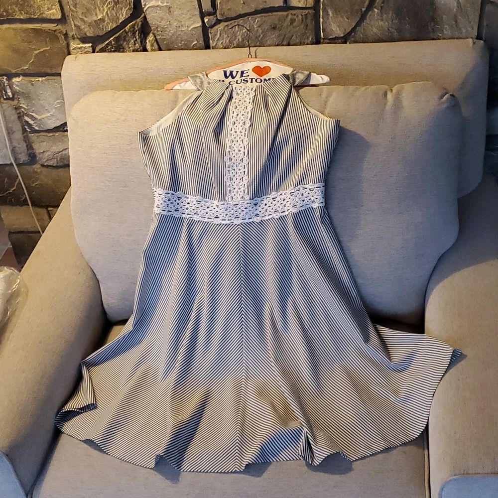 HOST PICK 3/12/22 London Times sleeveless, lace accent, blue & white, midi dress